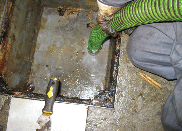 fog cleaning grease trap